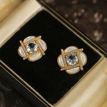 Load image into Gallery viewer, White Pearl Four-Leaf Clover Stud Earrings: Gold-Plated Silver Vintage-Style Earrings with a Luxurious Look