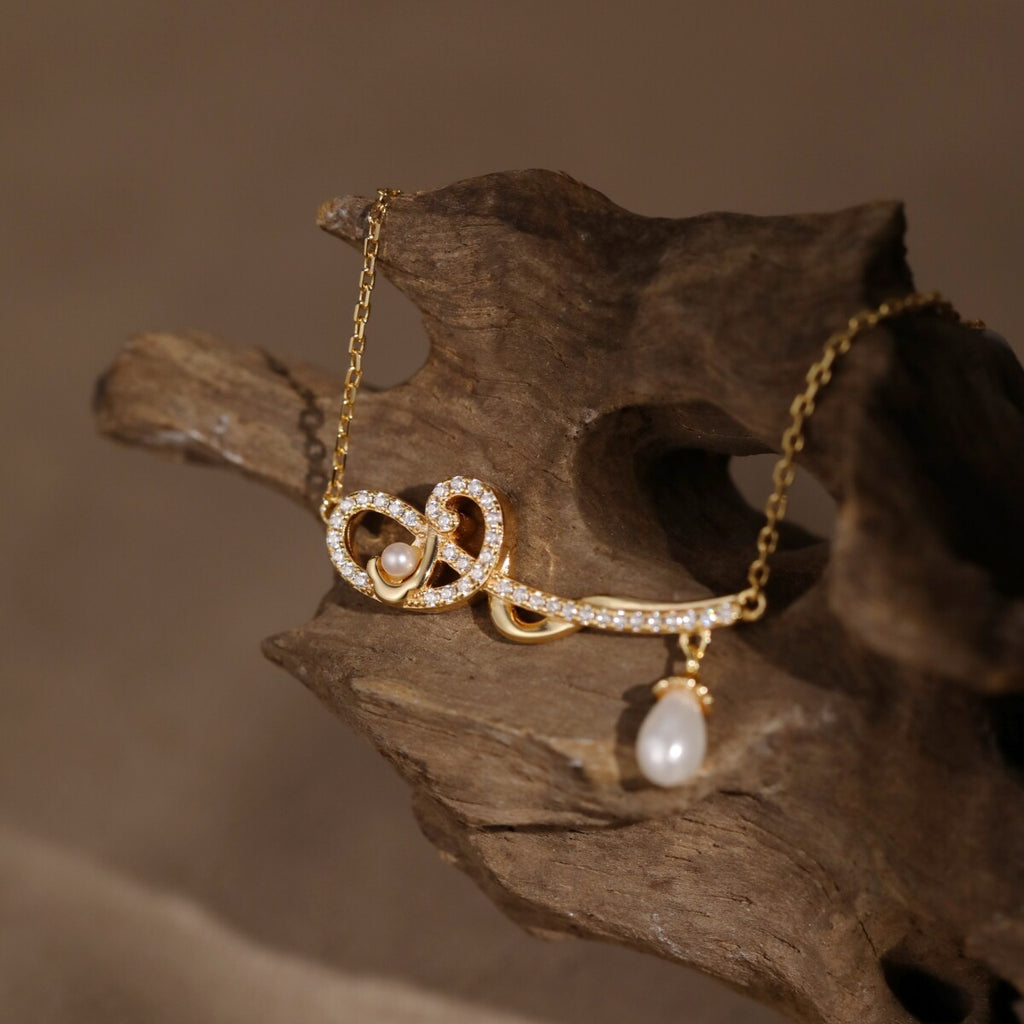 Original Chinese-Style Cloud-Shaped Pearl Necklace, Silver with Gold Plating