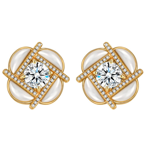 White Pearl Four-Leaf Clover Stud Earrings: Gold-Plated Silver Vintage-Style Earrings with a Luxurious Look